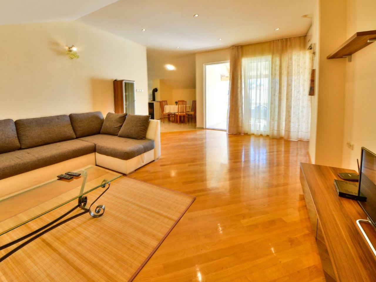 Apartment Olga-5 By Interhome Banjol Exteriér fotografie